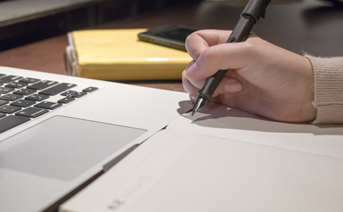 公司成立后多久報稅？