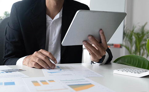 企業代理記賬收費：標準、模式與選擇指...