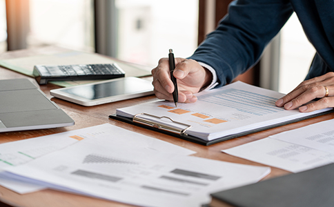 如何申請勞動派遣許可證？