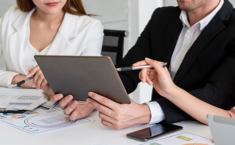 股份變更手續如何辦理？